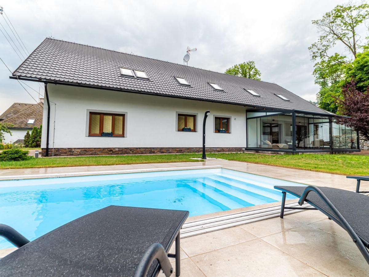 Villa U Zamku Sobotin Екстер'єр фото
